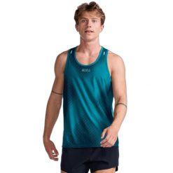 Tank top 2XU Light Speed. Niebieskie buty sportowe męskie 2XU, bez wzorów, bez kołnierzyka, bez ramiączek, rowerowe. Za 347.50 zł.