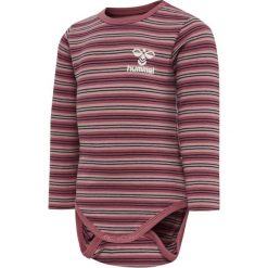 Body niemowlęce z długim rękawem Hummel United. Fioletowe body niemowlęce Hummel, bez wzorów, z dżerseju, bez ramiączek. Za 213.00 zł.