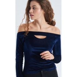 Bluzka z odkrytymi ramionami - Granatowy. Bluzki damskie Cropp. Za 39.99 zł.