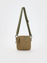 Saszetka crossbody - oliwkowy. Zielone saszetki męskie Reserved, małe. W wyprzedaży za 35.99 zł.