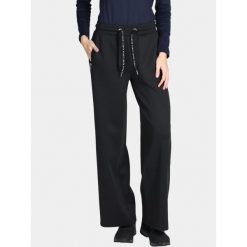 Szorty Damskie Luhta Henneri. Czarne szorty sportowe damskie Luhta, bez wzorów, sportowe, na fitness i siłownię. Za 409.00 zł.