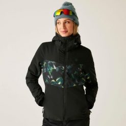 Damska wodoodporna kurtka narciarska Iced. Czarne kurtki snowboardowe damskie Dare 2b, na zimę, bez wzorów, z materiału, bez kaptura, narciarskie. Za 699.99 zł.