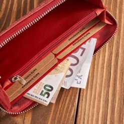 Paolo Peruzzi Portfel damski skórzany czerwony w geometryczny wzór RFID T-116-HRD. Czerwone portfele damskie Paolo Peruzzi, bez wzorów. Za 96.58 zł.