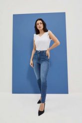 Jeansy skinny z wysokim stanem. Jeansy damskie MOODO, z podwyższonym stanem. W wyprzedaży za 55.99 zł.