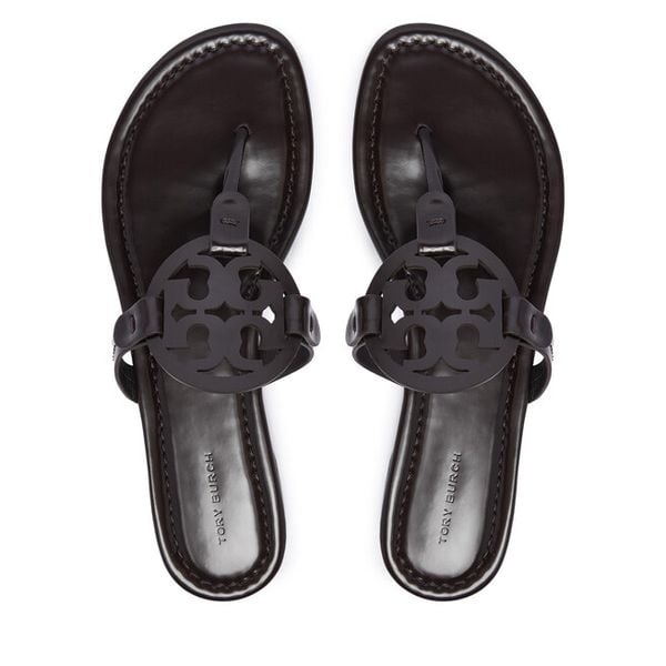 Japonki Tory Burch. Brązowe klapki damskie Tory Burch, bez wzorów, bez obcasa. Za 1,139.00 zł.