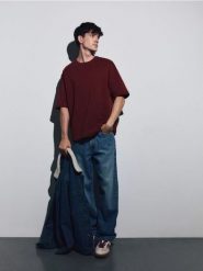 T-shirt boxy - bordowy. Czerwone t-shirty męskie Reserved, l, bez wzorów, z bawełny, bez kołnierzyka. W wyprzedaży za 29.99 zł.