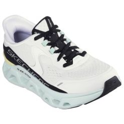 Buty sportowe Skechers Slip-ins Glide Step Altus. Białe obuwie sportowe damskie Skechers, bez wzorów, z syntetyku. W wyprzedaży za 435.50 zł.
