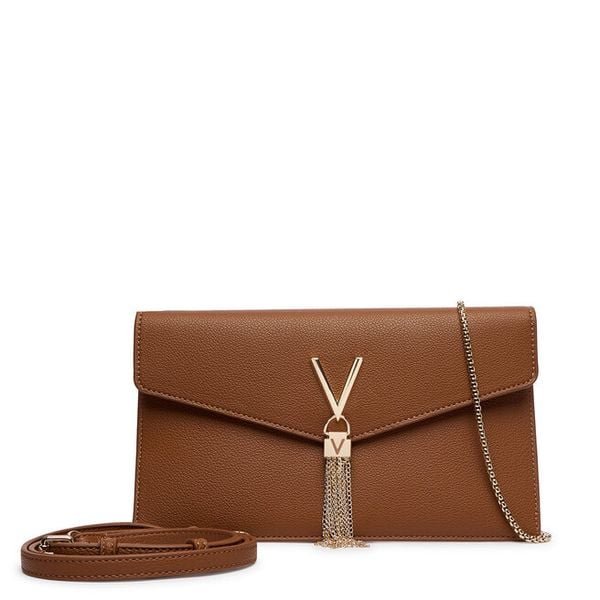 Torebka Valentino. Brązowe torebki do ręki damskie Valentino, bez wzorów, wizytowe, bez dodatków. Za 373.99 zł.