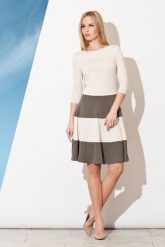 Elegancka Sukienka z Rękawem 3/4 z Kontrastowymi Pasami - Oliwkowy. Zielone sukienki damskie Figl, l, bez wzorów, z elastanu, eleganckie, bez kołnierzyka, bez ramiączek. Za 249.00 zł.