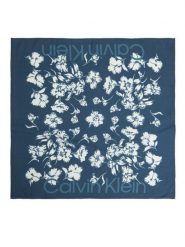 Calvin Klein Chusta LV04F8094G Niebieski. Niebieskie czapki i kapelusze damskie Calvin Klein, bez wzorów, z wiskozy. Za 249.99 zł.