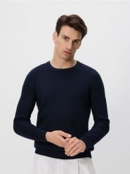 Strukturalny sweter z bawełny - granatowy. Niebieskie swetry przez głowę męskie Reserved, l, bez wzorów, z bawełny, bez kołnierzyka. Za 99.99 zł.