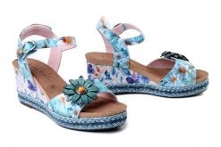 LAURA VITA 0007938 Facyo 75 bleu, sandały damskie. Niebieskie sandały damskie Laura Vita, bez wzorów, ze skóry, bez obcasa, na koturnie, bez zapięcia. Za 344.17 zł.