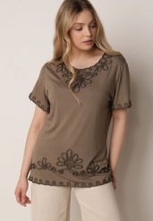 Ciemnozielona Wiskozowa Bluzka na Krótki Rękaw z Etno Haftem z Metaliczną Nicią Aiopa. Zielone bluzki damskie Born2be, l, bez wzorów, z jeansu, biznesowe, bez kołnierzyka, plus size, bez ramiączek. Za 69.99 zł.