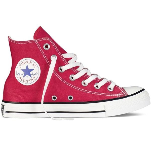 Trampki Converse Chuck Taylor All Star Classic Hi. Czerwone trampki i tenisówki damskie Converse, bez wzorów, retro, bez zapięcia. W wyprzedaży za 299.85 zł.