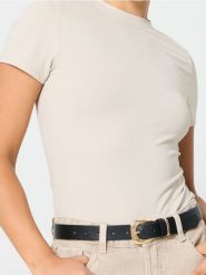 Koszulka z krótkim rękawem basic - beżowy. Brązowe t-shirty damskie Sinsay, l, bez wzorów, bez kołnierzyka. Za 19.99 zł.