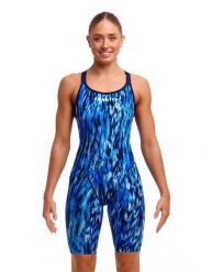Strój kąpielowy z nogawkami damski Funkita Wing Streak Fast Legs. Niebieskie kostiumy jednoczęściowe damskie FUNKITA, bez wzorów, z materiału, na fitness i siłownię. Za 329.00 zł.