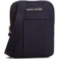 Saszetka TOMMY HILFIGER - Tommy Crossover AM0AM03234 413. Niebieskie saszetki męskie Tommy Hilfiger, z materiału, młodzieżowe. W wyprzedaży za 229.00 zł.