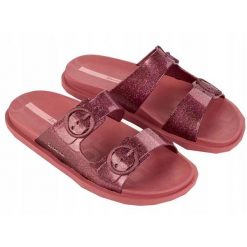 Klapki dla kobiet Ipanema FOLLOW FEM. Czerwone klapki damskie Ipanema, bez wzorów, bez obcasa. Za 99.99 zł.