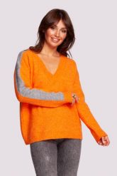 Sweter w Serek z Lampasami - Jasnopomarańczowy. Brązowe swetry damskie MOE, l, bez wzorów, z materiału, bez kołnierzyka, bez ramiączek, bez kaptura. Za 176.26 zł.