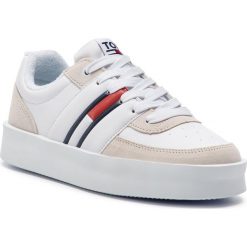Sneakersy TOMMY JEANS - Light Sneaker EN0EN00395 White 100. Półbuty damskie marki Tommy Jeans. Za 449.00 zł.
