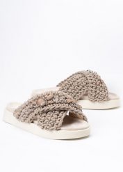 INUIKII WOVEN STONES Klapki damskie. Brązowe klapki damskie Inuikii, bez wzorów, biznesowe, bez obcasa. Za 587.99 zł.