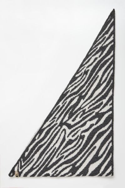 Szal damski ze wzorem LIU JO. Szaliki i chusty damskie Liu Jo, bez wzorów. Za 359.00 zł.