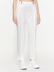 NAF NAF Spodnie materiałowe Efonda XENP57 Écru Regular Fit. Spodnie materiałowe damskie NAF NAF, bez wzorów, z materiału. Za 159.99 zł.