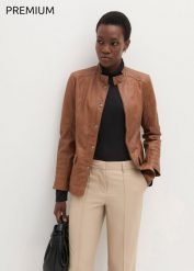 Kurtka skórzana ze skóry jagnięcej nappa. Brązowe kurtki damskie bonprix, bez wzorów, ze skóry, klasyczne, bez kaptura. Za 729.99 zł.