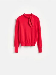 Sweter z dodatkiem wiskozy - czerwony. Czerwone swetry damskie Reserved, l, bez wzorów, z dzianiny, bez kołnierzyka, bez ramiączek, bez kaptura. Za 119.99 zł.