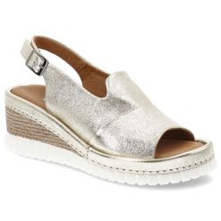 Sandały damskie Artiker, na koturnie ze skóry naturalnej ze sprzączką lekkie i wygodne, złote, 56C0920. Żółte sandały damskie Artiker, bez wzorów, ze skóry, bez obcasa, na koturnie, bez zapięcia. Za 219.00 zł.