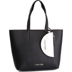 Torebka CALVIN KLEIN - Ck Must Medium Shopper K60K605075 001. Torebki shopper damskie marki Calvin Klein. W wyprzedaży za 559.00 zł.