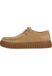 Mokasyny Torhill Lo Clarks brązowe z tekstylną podszewką. Brązowe mokasyny męskie Clarks, z materiału, wakacyjne. Za 505.80 zł.
