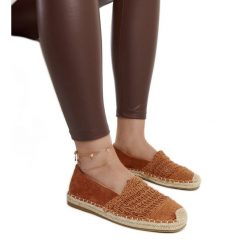 Brązowe ażurowe espadryle Gordana. Brązowe espadryle damskie na lato, w ażurowe wzory, z okrągłym noskiem, bez obcasa, bez zapięcia. Za 81.83 zł.