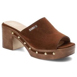 Brązowe Klapki Simen Modne Obuwie Damskie. Brązowe klapki damskie Simen, bez wzorów, z materiału, bez obcasa, na obcasie, bez zapięcia. Za 279.00 zł.