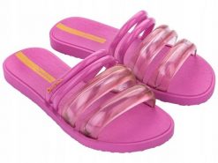 Klapki dla kobiet Ipanema PUFFER TIRAS FEM. Czerwone klapki damskie Ipanema, bez wzorów, z gumy, klasyczne, bez obcasa. Za 94.99 zł.