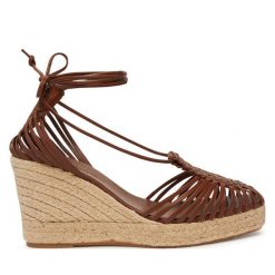 Espadryle Weekend Max Mara. Brązowe sandały damskie Weekend Max Mara, bez wzorów, bez obcasa, bez zapięcia. Za 889.99 zł.