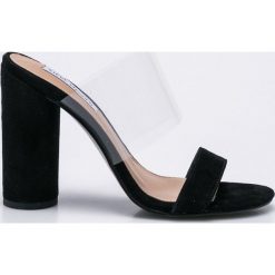 Steve Madden - Klapki Cheers. Szare klapki damskie Steve Madden, z materiału. W wyprzedaży za 219.90 zł.