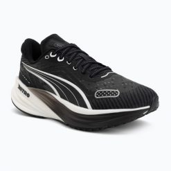 Buty do biegania damskie PUMA Magnify Nitro 2 Tech. Czarne obuwie sportowe damskie Puma, bez wzorów, z dzianiny, do biegania. Za 389.99 zł.