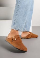 Brązowe Klapki Ozdobione Klamrą na Pasku Zelevelis. Brązowe klapki damskie Renee, bez wzorów, z jeansu, eleganckie, bez obcasa, na obcasie. Za 44.99 zł.