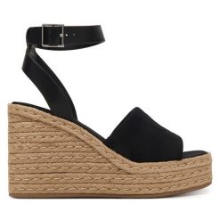 Espadryle Calvin Klein. Czarne sandały damskie Calvin Klein, bez wzorów, bez obcasa, bez zapięcia. Za 489.99 zł.