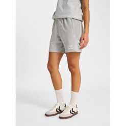 Szorty damskie Hummel Move 2.0. Szare szorty sportowe damskie Hummel, bez wzorów, sportowe, na fitness i siłownię. Za 244.50 zł.