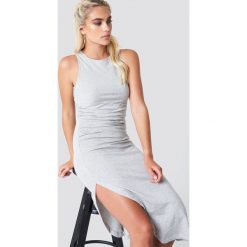 NA-KD Trend Sukienka z marszczeniem z boku - Grey. Sukienki damskie marki NA-KD Trend. Za 80.95 zł.