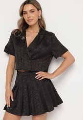 Czarny Wiskozowy Komplet Krótka Bluzka z Guzikami i Plisowana Spódnica z Szortami Niluvira. Czarne bluzki damskie Born2be, na lato, l, bez wzorów, z materiału, eleganckie, mini. Za 239.99 zł.