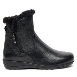 Botki Caprice. Czarne botki damskie Caprice, bez obcasa, na płaskiej podeszwie, bez zapięcia. Za 399.99 zł.