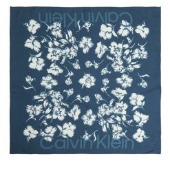 Chusta Calvin Klein. Niebieskie szaliki i chusty damskie Calvin Klein, bez wzorów. Za 249.99 zł.