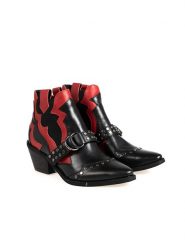 Guess Botki | FL7NAR LEP10 | Kobieta | Czarny, Czerwony. Czarne kozaki damskie Guess, ze skóry, bez obcasa. W wyprzedaży za 319.00 zł.