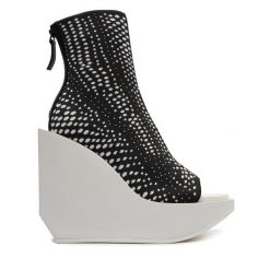 Botki United Nude. Czarne botki damskie United Nude, bez obcasa, na koturnie, bez zapięcia. Za 2,009.00 zł.