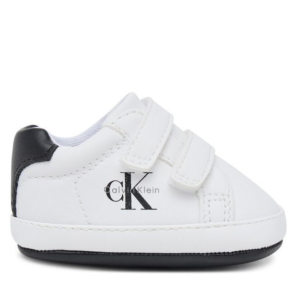 Sneakersy Calvin Klein. Białe trampki i tenisówki chłopięce Calvin Klein, bez wzorów, bez zapięcia. Za 189.99 zł.