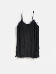 Koszula nocna z koronką - czarny. Czarne koszule nocne damskie Reserved, l, bez wzorów, z koronki. Za 119.99 zł.