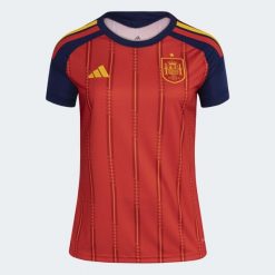 Koszulka Spain 26 Home. Czerwone koszulki sportowe damskie Adidas, bez wzorów, bez kołnierzyka, bez ramiączek, do piłki nożnej, climacool (adidas). Za 439.00 zł.